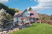 Logan's Landing - Relaxing Coastal Retreat Near the Water