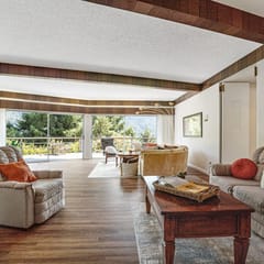 Viewcrest Retro Country Home