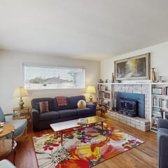 West End Wanderlust - Stylish Coastal Escape