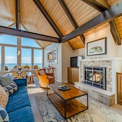 Seagull's Bluff - Scenic Coastal Retreat with Ocean Views