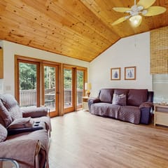Arcata Townhouse - Modern Downtown Coastal Getaway