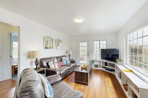 Seascape Home & Cottage - Image 1