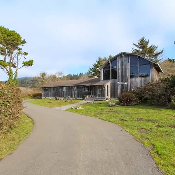 Ocean Treasures - Charming Coastal Home Near the Beach - Image 1
