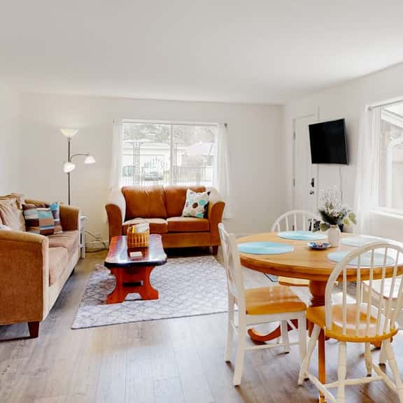 Cedar Street Cottage - Image 1