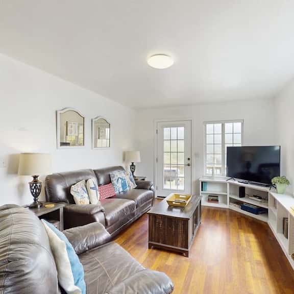 Seascape Home & Cottage - Image 1