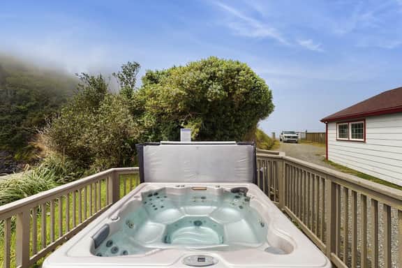 Seascape Home - Spacious Coastal Retreat with Ocean Views - Image 2